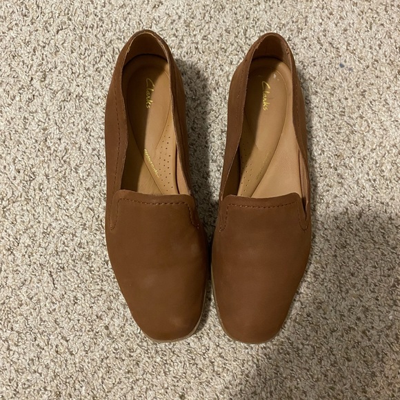 Clarks Pure Hall Tan Leather Loafer - Picture 4 of 13